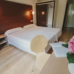 2* Hotell Embajador